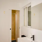 J * Lisboa